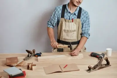5 Best Woodworking Aprons In 2022 (Buying Guide & Review)